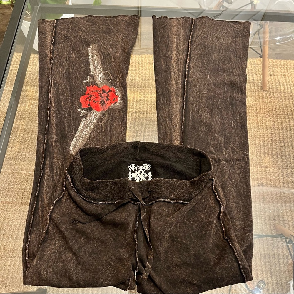RARE Velvet Stone Vintage Y2K lowrise sweatpants with rose detail